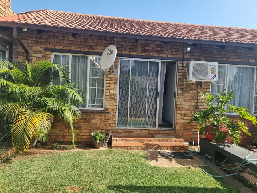 3 Bedroom Property for Sale in Safari Gardens North West